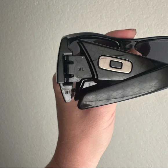 Oakley Gascan Black Silver Sunglasses - Picture 5 of 10